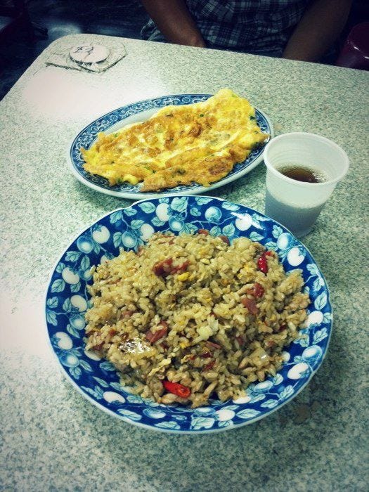 阿雪醬油香辣炒飯+鹹死人不償命的蔥蛋！