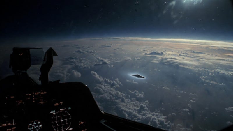 Leaked Audio Allegedly Captures Pilots Describing a UFO That “Anticipa Leaked Audio Allegedly Captures Pilots Describing a UFO That “Anticipa