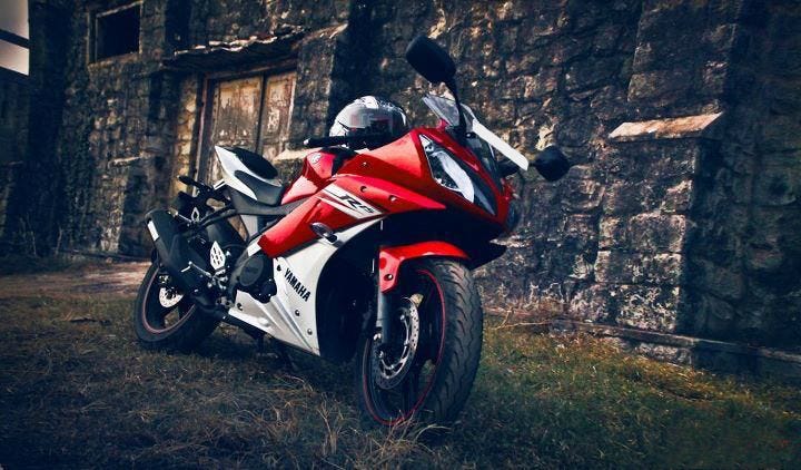 Yamaha R15
