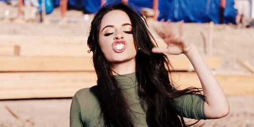 0*EEJjbd4QHhUI39KT.gif