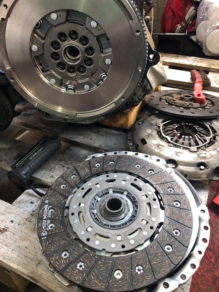 https://www.smautoservice.co.uk/clutch-repair-replacement-trowbridge-uk/