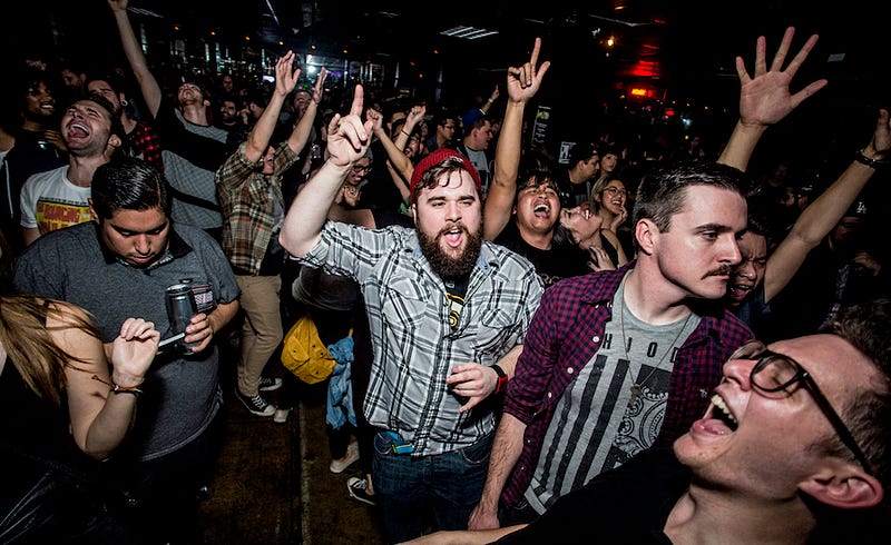 No Longer a Guilty Pleasure, Emo Night Draws Huge Crowds in LA — The ...