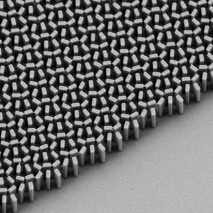 Flat lens promises possible revolution in optics