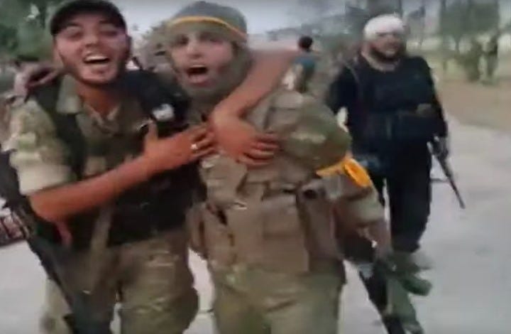 لقاء مؤثر لمقاتلي المعارضة بعد فك حصار حلب (شاهد)