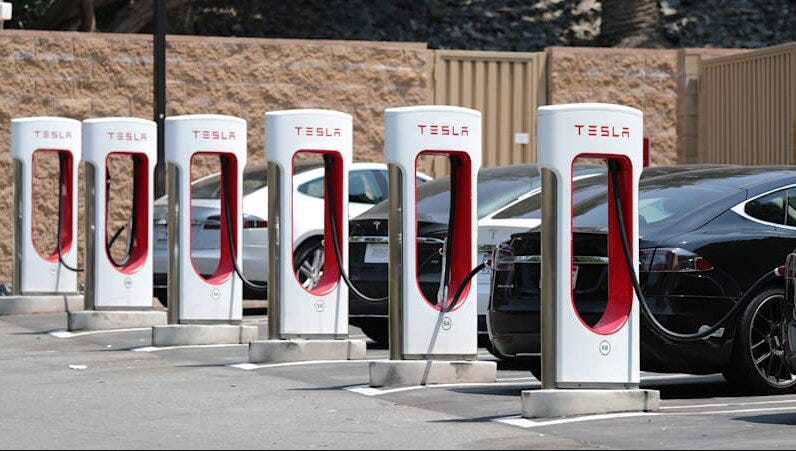 Tesla and Hilton Agreement Brings Charging Stations to 2,000 Hotels in North America