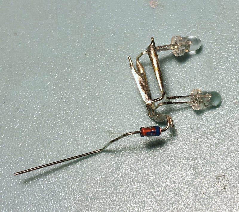 ＋側に定電流ダイオードをつなぐ