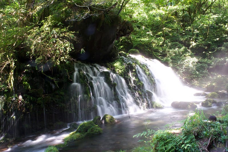 Mototaki Falls are wide waterfalls with multiple flows