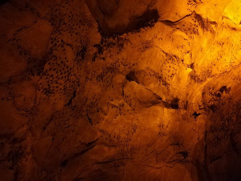 İncirliin Mağarası Duvarları
