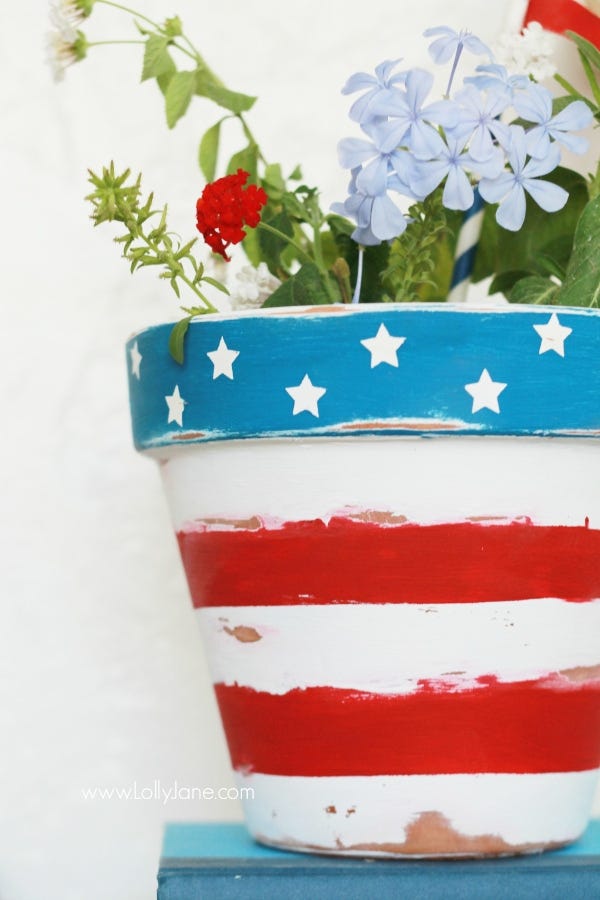Here's a list of 25 easy Fourth of July crafts that you can do with your kids or just to decorate for a festive party. Appropriate for young kids to adult.