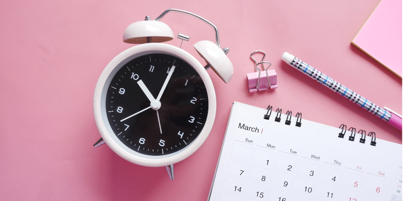 Clock and calendar with pink background