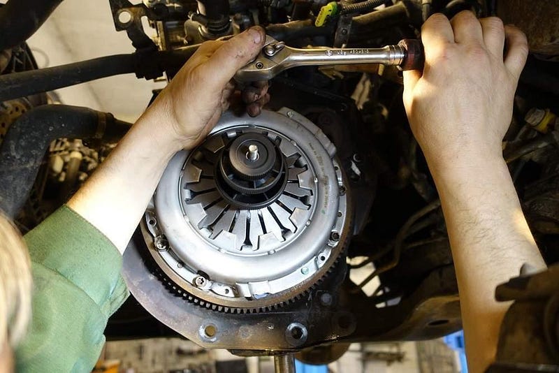 https://www.smautoservice.co.uk/clutch-repair-replacement-trowbridge-uk/
