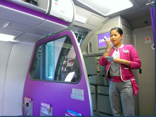 樂桃航空 搭機初體驗 開箱文 KIX 關西機場第二航廈 圖多 Peach LCC — 2013 跨年京都行   機場懶人包 - 這裡胡說 JL TALKS