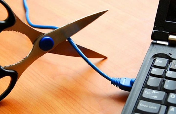 موند أفريك: " الجزائر" تشن حربا على الإنترنت لترهيب الصحفيين
