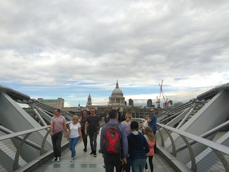 Londra Seyahat Rehberi - Millenium Köprüsü