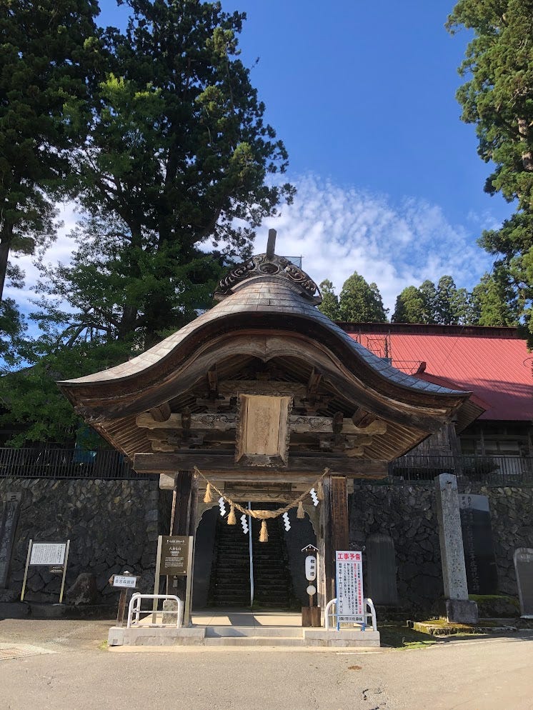 The massive roof over the entrance to Dewa Sanzan’s auxiliary shrine at the Iwanesawa trailhead to Mt. Gassan.