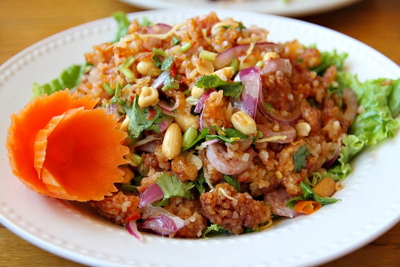 nam khao tod (source: shesimmers.com)