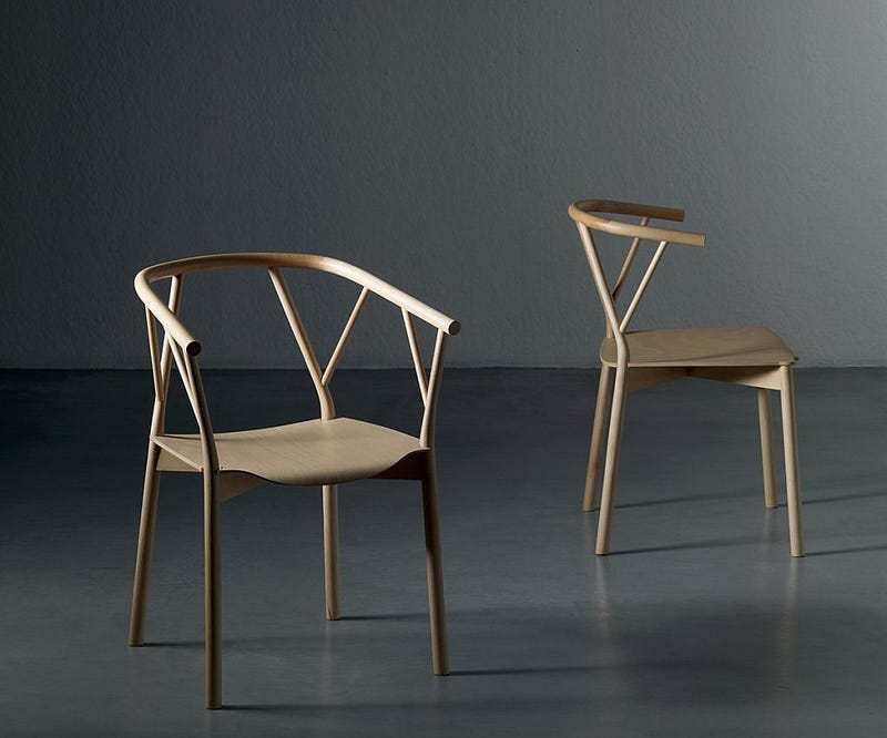 BORNO ARMREST WOODEN DINING CHAIR
