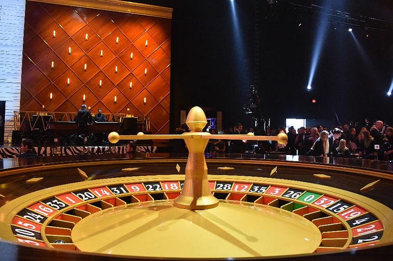 Isaac Newton Vs. Las Vegas: How Physicists Used Science To Beat The Odds At Roulette - 웹