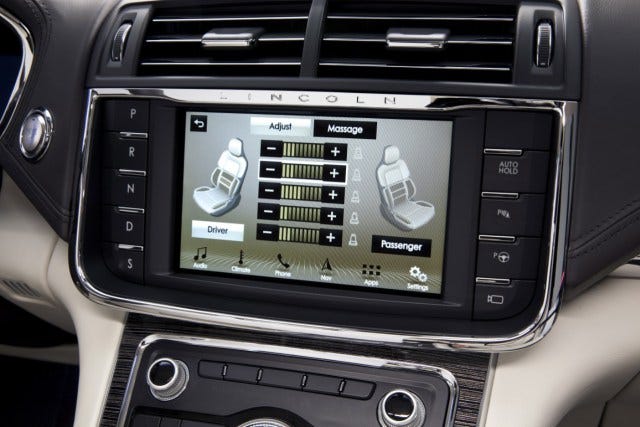 17LincolnContinental_20_HR
