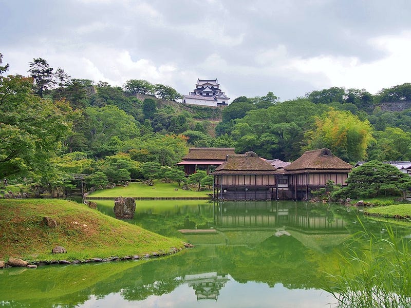 The picturesque Genkyu-en Gardens on the outskirts of Hikone Castle