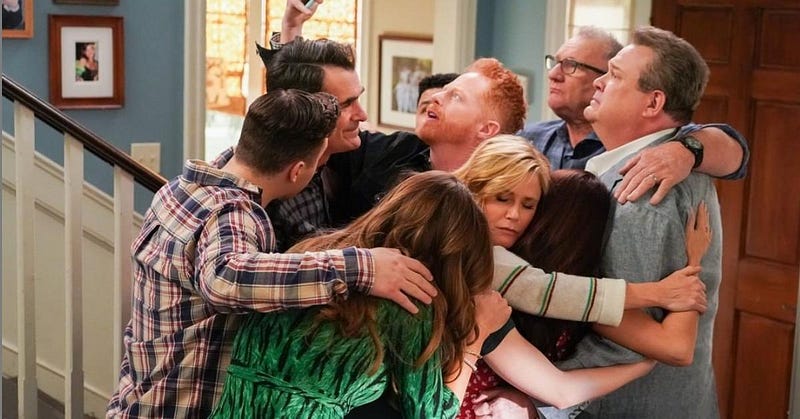 【美劇推薦】《摩登家庭 Modern Family》無雷評價與隱藏彩蛋!11季神劇全角色解析 11 0*cXXMY6KdPi42QTbq