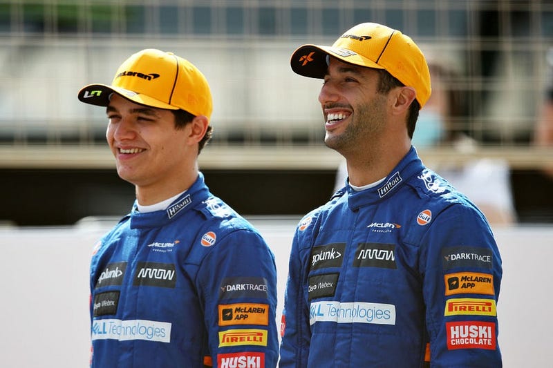 Norris e Ricciardo vão manter a dupla na McLaren (Foto: Joe Portlock)