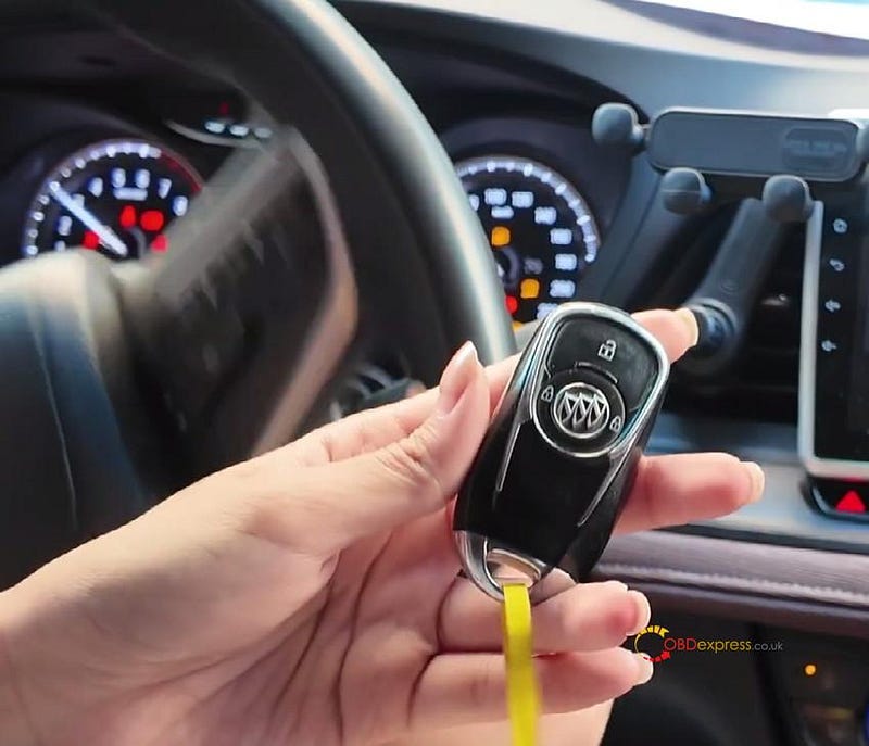 Lonsdor K518 Pro 2018年式 Buick GL6 にスマートキーを追加