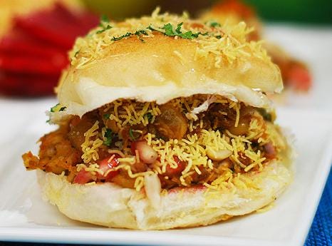 Dabeli. Image courtesy: zeekhanakhazana