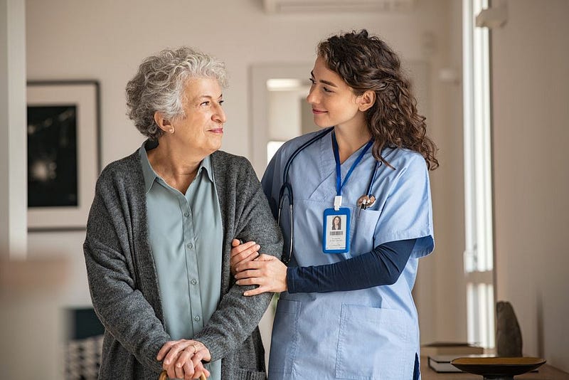 How to Choose the Right Home Nurse for Your Needs  