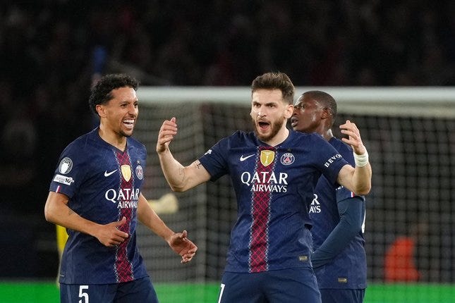 Selebrasi Khvicha Kvaratskhelia dalam laga PSG vs Bayern Munchen di leg pertama semifinal Liga Champions 2025/2026, Rabu (29/4/2026). © AP Photo/Aurelien Morissard