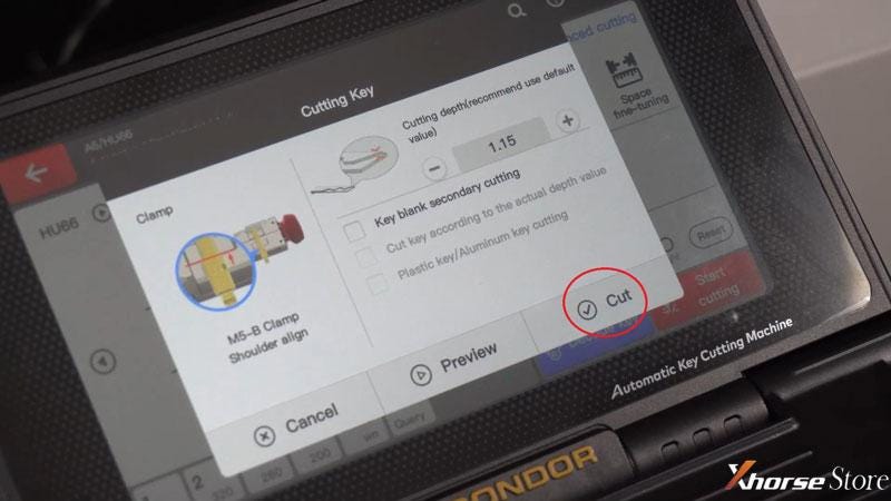 Xhorse デバイスは、Audi A6 HU66 キーをデコードしてカットします