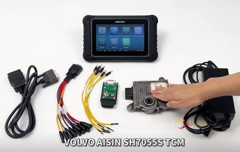 ベンチ上のOBDSTAR DC706によるVOLVO AISIN AWF21 SH7055S TCMクローン