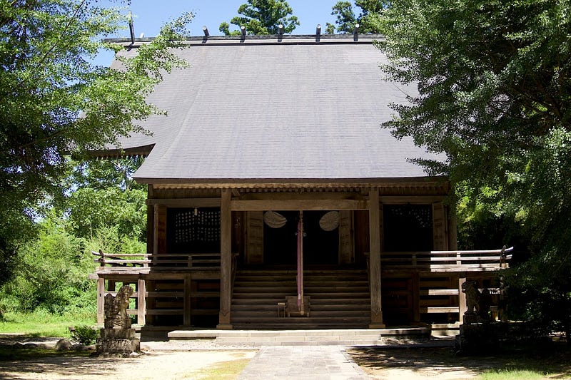 Omonoimi-Jinja-Warabioka-Kuchi-no-Miya (try saying that in one go), the shrine at the Warabioka trailhead to Chokai-san.