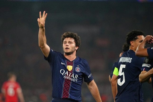 Selebrasi Joao Neves dalam laga PSG vs Bayern Munchen di leg pertama semifinal Liga Champions 2025/2026, Rabu (29/4/2026). © AP Photo/Aurelien Morissard