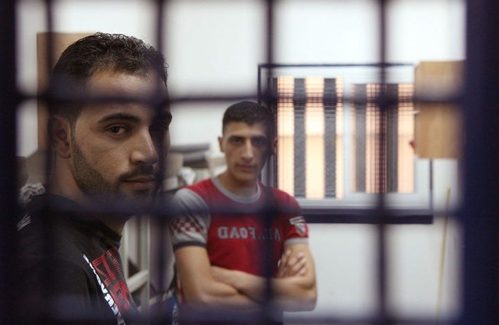 "إسرائيل" تجني الملايين سنوياً من الأسرى الفلسطينيين