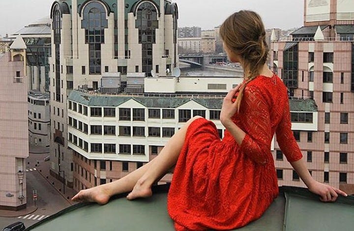 فتاة روسية تلتقط أخطر صورة سيلفي في العالم (صورة)