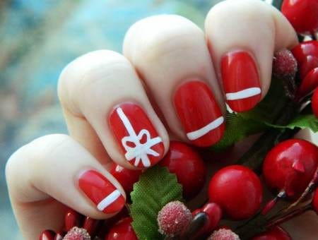 decoracion-en-rojo-de-uñas-de-navidad