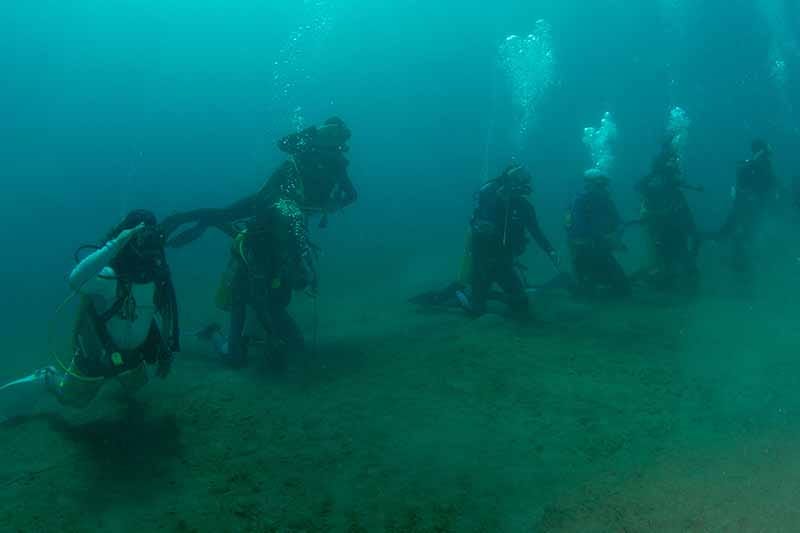 Upacara Bendera Bawah Laut Maumere - 2