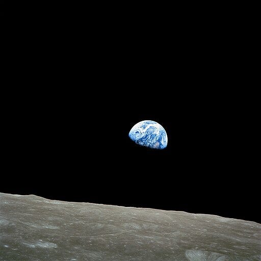 Apollo 8, Earthrise; Bill Anders , Public domain, via Wikimedia Commons