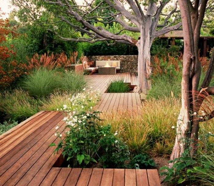 moderne-gartengestaltung-holz-bodenbelag-