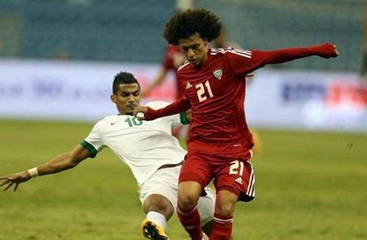 السعوديون يقدمون درسا للعرب بلوحة فنية في لقاء الإمارات (صورة)