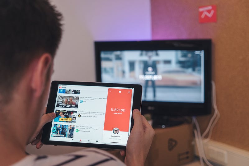 10 Tools For YouTubers to Grow Their Brand