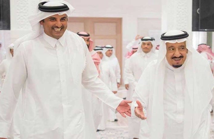 الملك سلمان يستقبل أمير قطر خلال إجازته في المغرب