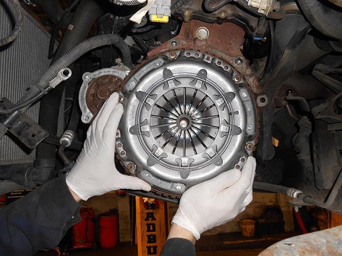https://www.smautoservice.co.uk/clutch-repair-replacement-trowbridge-uk/