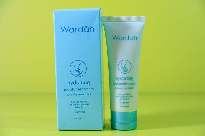 produk-wardah-hydrating-moisturizer-cream