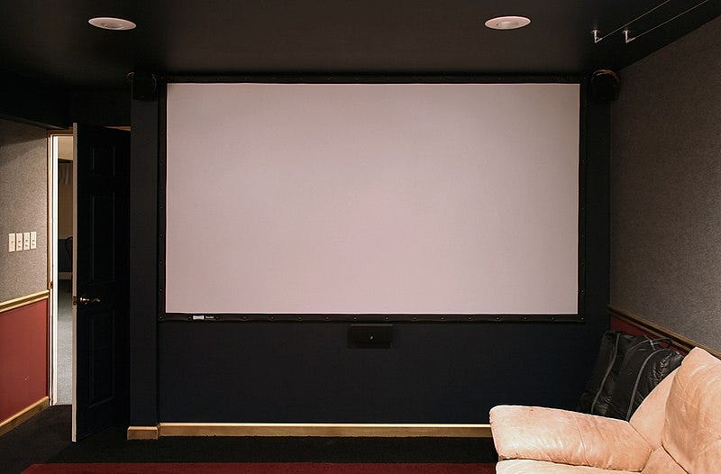 Electric or Manual? Screening Projector Screen Options