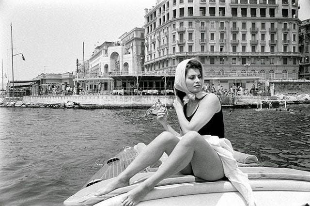 Sophia Loren photographed in 1961 by Alfred Eisenstaedt (Eisie)