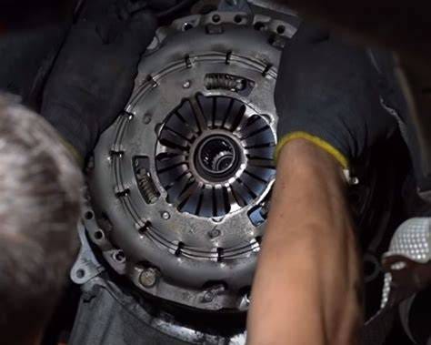 https://www.smautoservice.co.uk/clutch-repair-replacement-trowbridge-uk/