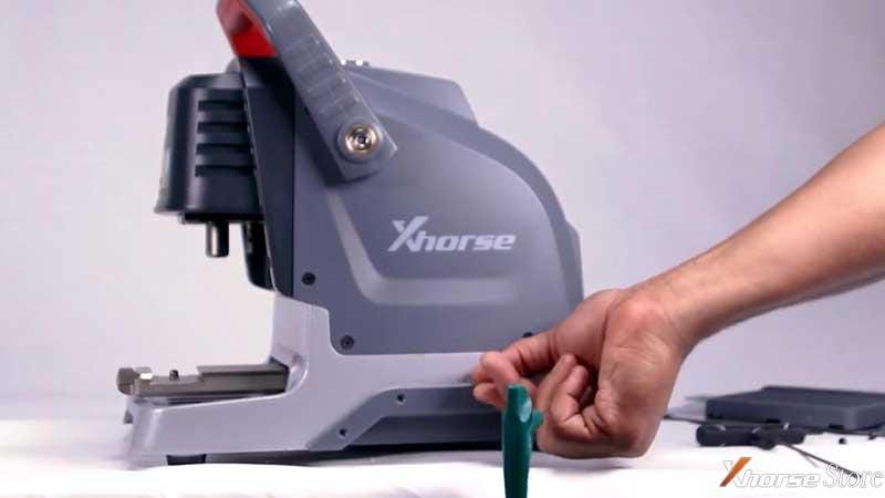 Xhorse Dolphin cutting machine battery replacement tutorial