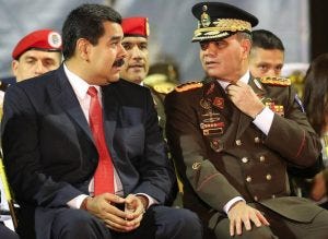 ¿Quién manda en Venezuela? Militares parecen fortalecerse en la crisis